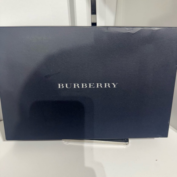 Burberry Beige Checkered Women's Bag - Picture 4 of 4